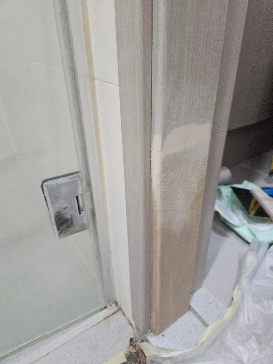물에불은 욕실문틀수리 몰딩보수 새것처럼복원 7